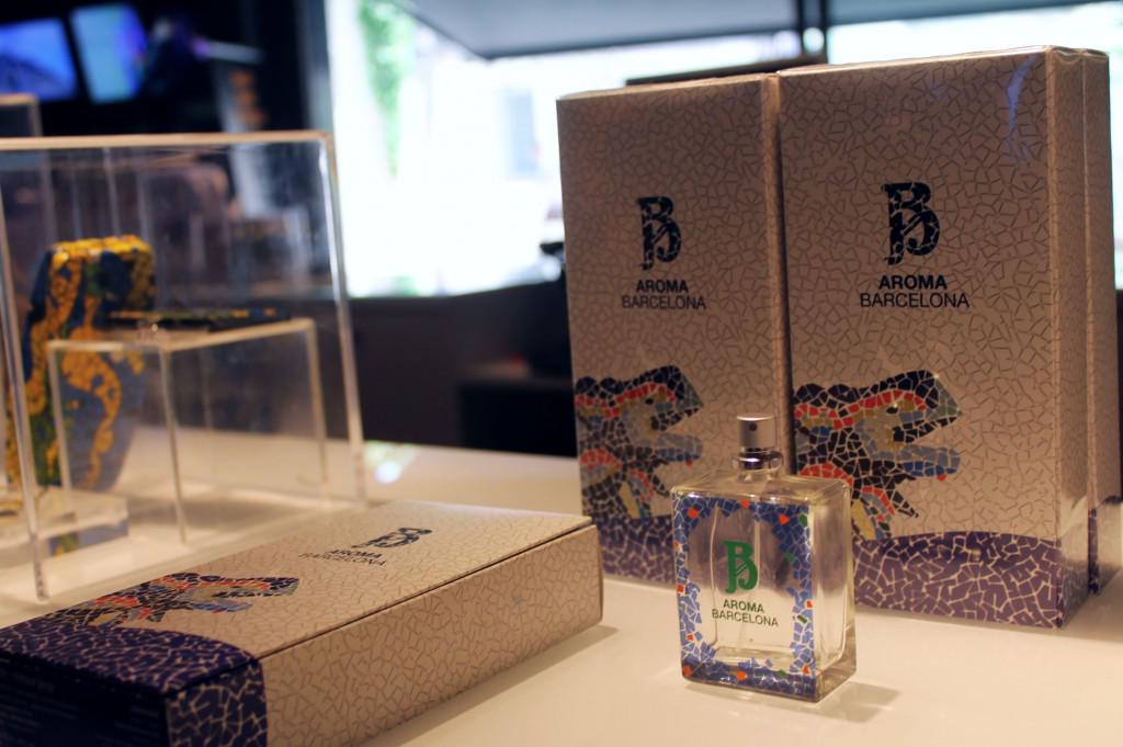 barcelona_cat's tweet photo. De què fa olor #Barcelona? Un perfum corporatiu ha intentat copsar-la. Mira: http://t.co/hLCYzwYOKg http://t.co/WQuTt1Zxei