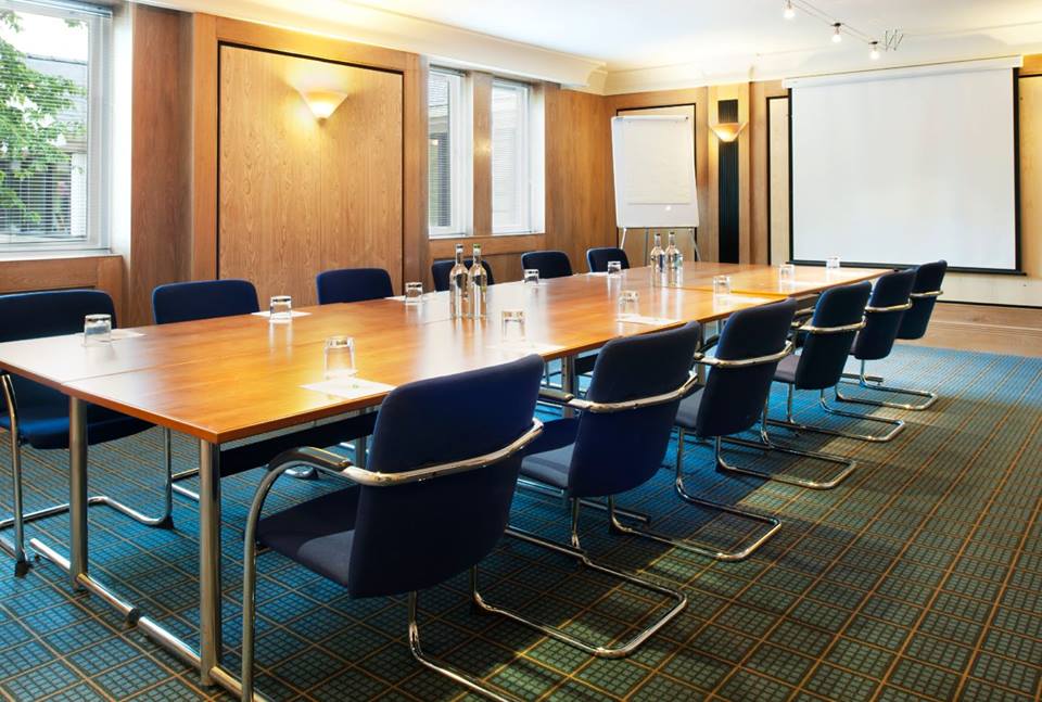 BrighouseHI's tweet photo. Get in touch for LOW MEETING ROOM RATES all this week! #bizhour @BizHour @Kirklees_Hour @HalifaxHour @yorkshire_hour http://t.co/7HNakUUdVB
