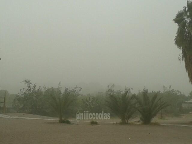 IquiqueCurioso's tweet photo. 10:10 tormenta de arena en la comuna de #pica obliga la suspensión de clases en dicha comuna. http://t.co/CSQ3qmWDKu