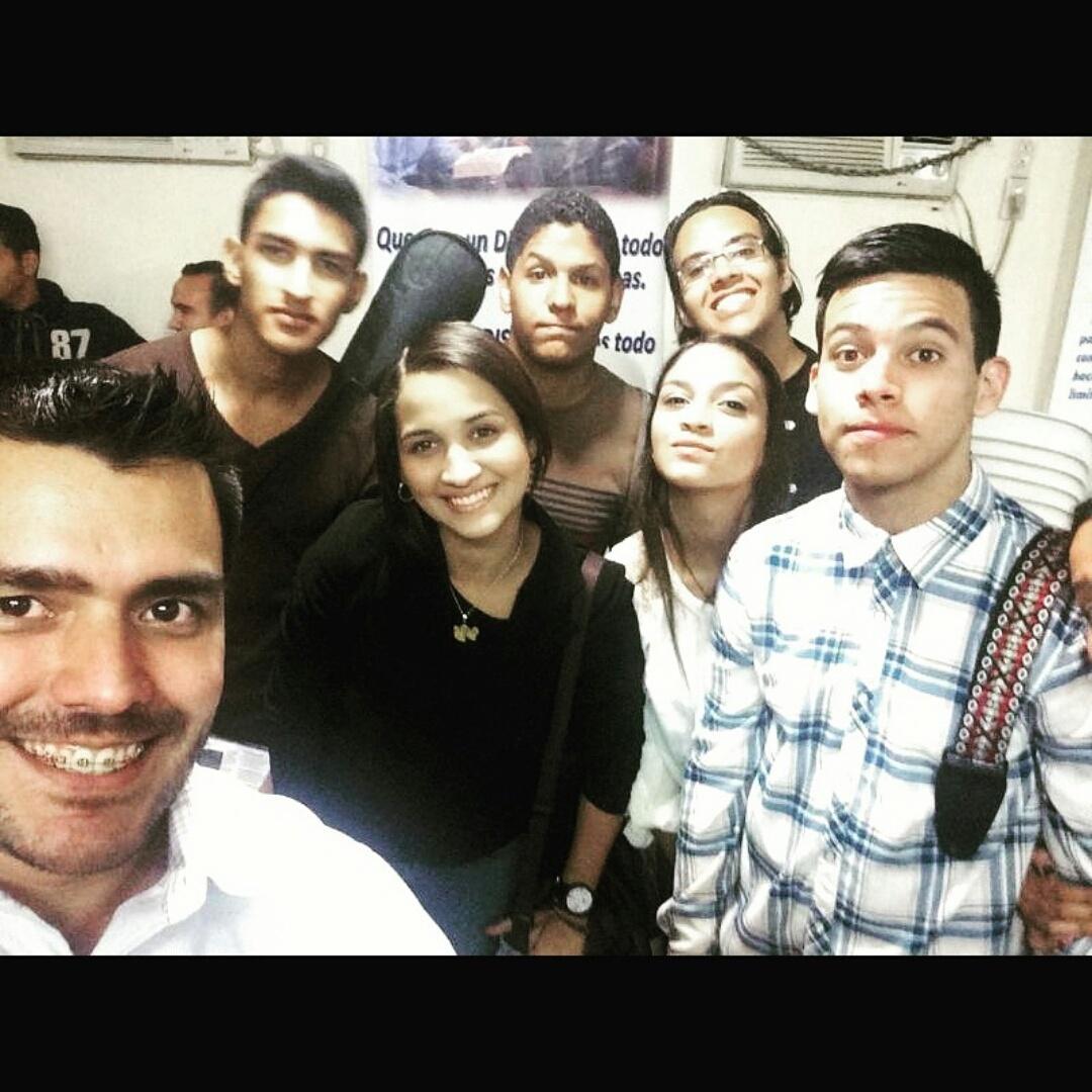 LevitasOficial1's tweet photo. Feliz cumple año a nuestro pastor líder. Nuestros mejores deseos para el @jmcastros7 http://t.co/YVwtFdlonC