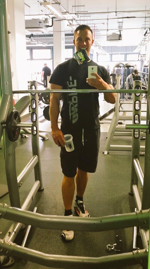 Neiladamknight's tweet photo. Wore the T-shirt so may as well use the product #platinumpre #optimumnutrition #classic #pump #pushsession http://t.co/6YXBrxrprp