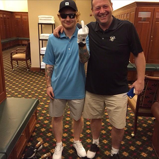 EdsSheeriosITA's tweet image. Oggi è un bel giorno per ammirare Ed con i pantaloncini e un cappellino #EdForMMVA