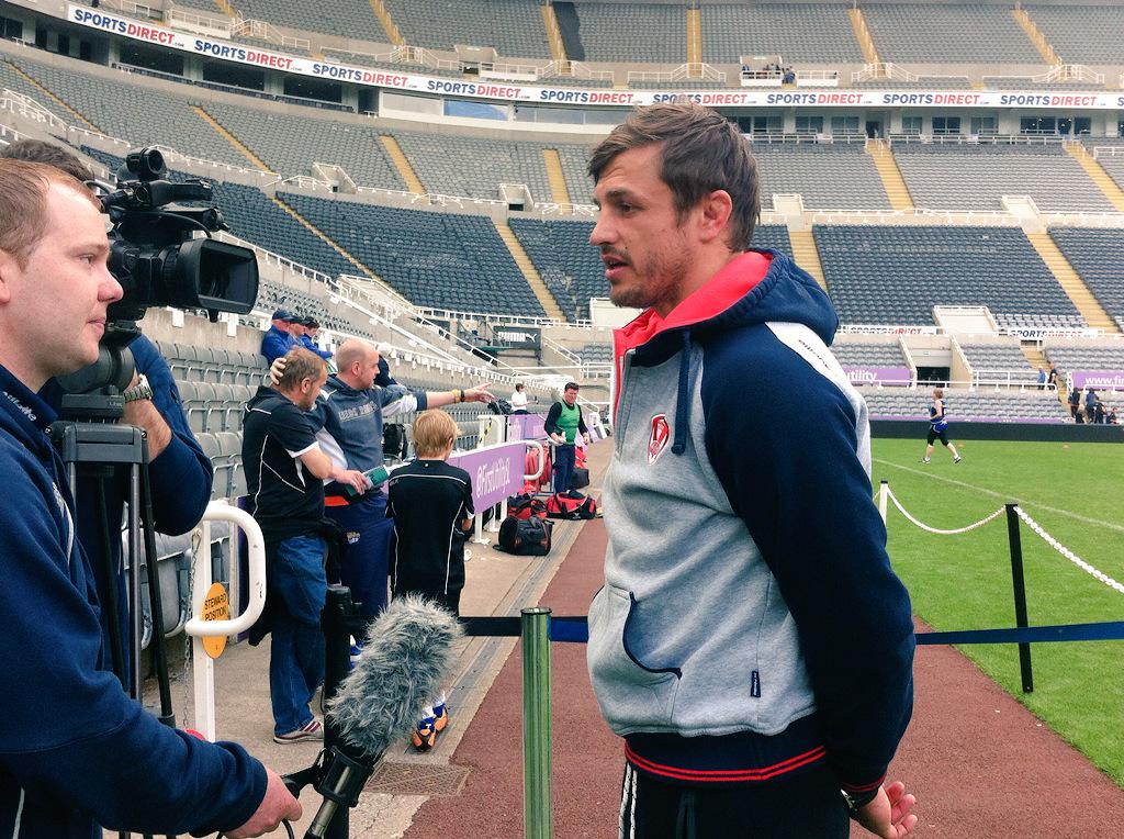 SuperLeague's tweet photo. Jon Wilkin - "the #MagicWeekend has that big game feel, anything can happen" http://t.co/ld4ZWs4Gtk