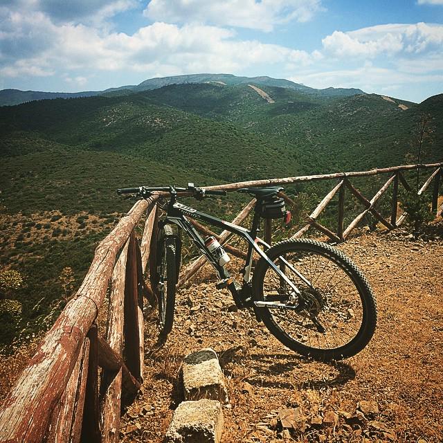BiciLive's tweet photo. Finito di scorrazzare nei sentieri dei monti di Sinnai #instamtb #mm_bicicleta #myfeelgoodplace #mountainbikersbr #… http://t.co/f14xj3wCEy