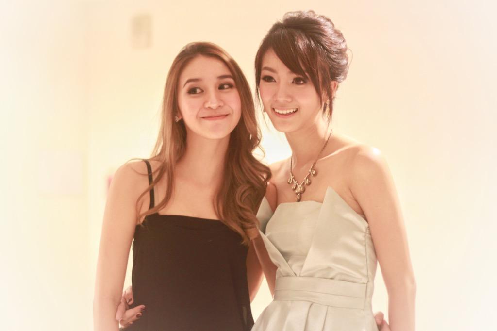 lailaploy's tweet photo. จะกลับอยู่แล้ว รูปคู่ก็มาซะงั้น 555
@hongyokgun @NanJiraAF10 
#YesOrNo2_5press #YesOrNo2_5 
#af10 http://t.co/61HfnAgXrV