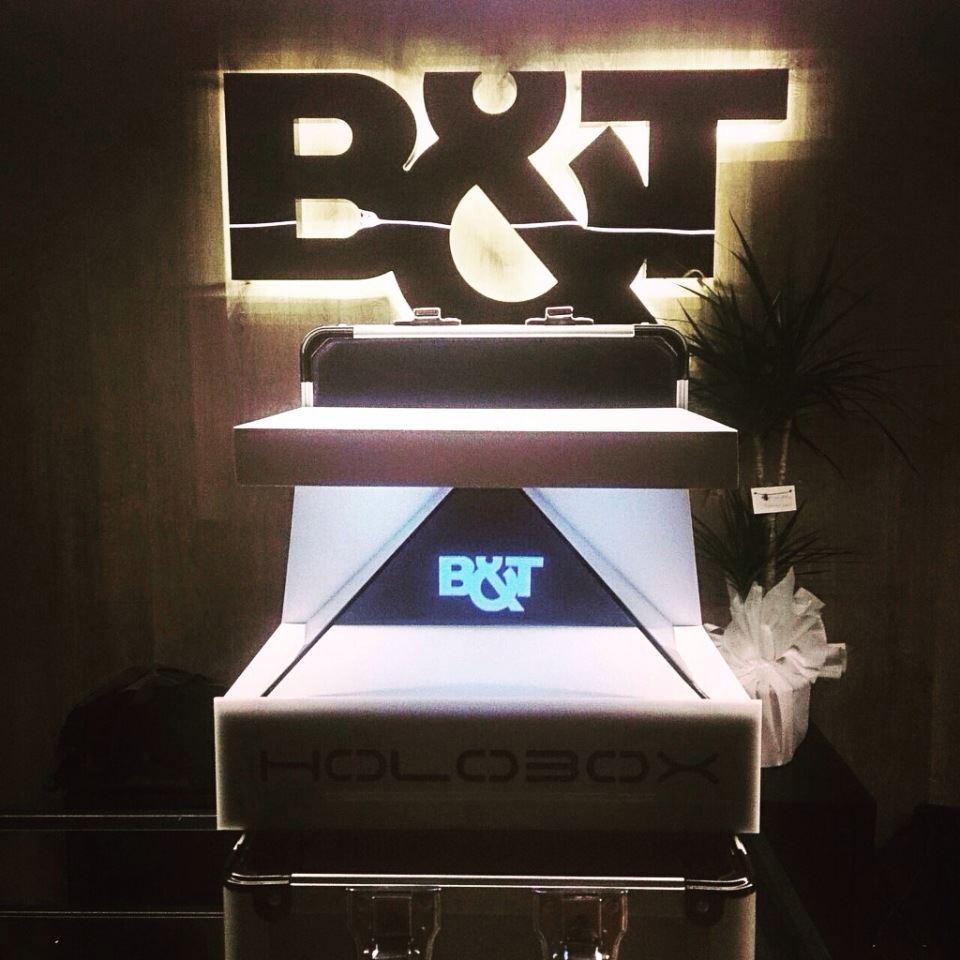 Bzbzeofficial's tweet photo. B&amp;T açılış kokteyli. http://t.co/YqCWwVZ4Da