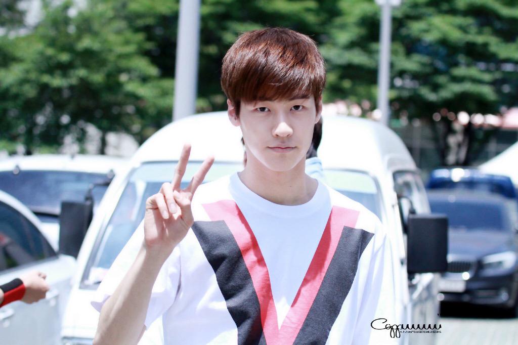 cappu_19921031's tweet photo. 150526 영스 퇴근 #엔플라잉 #NFlying #이승협 #기가막혀 [Please do not cut my logo or modify &amp; no commercial use.]키도크고 몸매도좋고 매력적인 ㅇㅅㅎ! http://t.co/CvNdo8TiSF