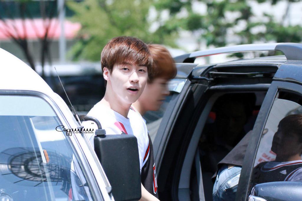 cappu_19921031's tweet photo. 150526 영스 퇴근 #엔플라잉 #NFlying #이승협 #기가막혀 [Please do not cut my logo or modify &amp; no commercial use.]키도크고 몸매도좋고 매력적인 ㅇㅅㅎ! http://t.co/CvNdo8TiSF