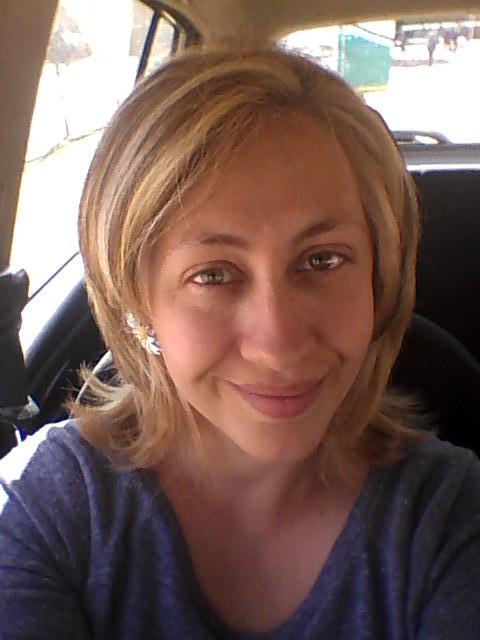 roesos's tweet photo. @OFM9497 my selfie. Ek wag vir my meisiekind om kla hokkie te oefen...#myofm http://t.co/e8D8N7mMb2