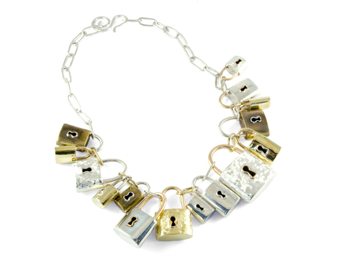DRAFTspace's tweet photo. #DSCompleteParts @MEllisJewelry imbues exquisite elegance to #jewelry for chic women everywhere #art #photography http://t.co/cln9re4S48