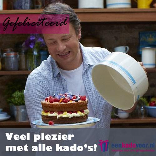 Hij leert ons hoe je de meest fantastische recepten op een makkelijke manier maakt. Happy Birthday Jamie Oliver . 