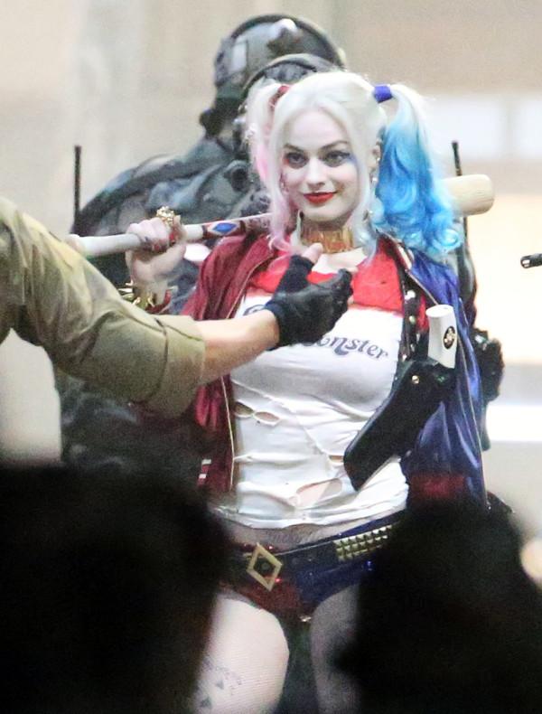 アメコミ大全集 映画 スーサイド スクワッド に登場するハーレイクインの画像がいろいろ公開されました キラークロックとスケベそうな顔をしたウィル スミスも写っています T Co He9zhznljx T Co 8e0nrj8wh2