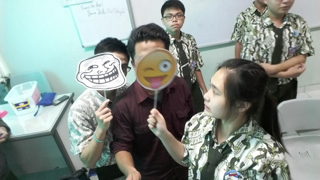 Joee_Dio's tweet photo. The people who loves me and loving each other http://t.co/o2WU8amHzg
