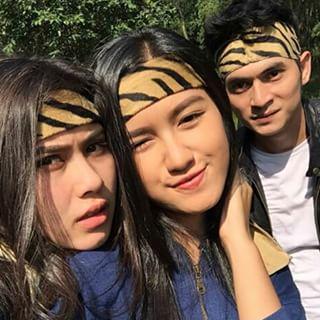 Si cantik <a href="/RealSyahnazS/">Syahnaz Sadiqah</a> w/ <a href="/ochi_24/">Ochi rosdiana</a> <a href="/Ichalmuhammad91/">Ichal Muhammad</a>