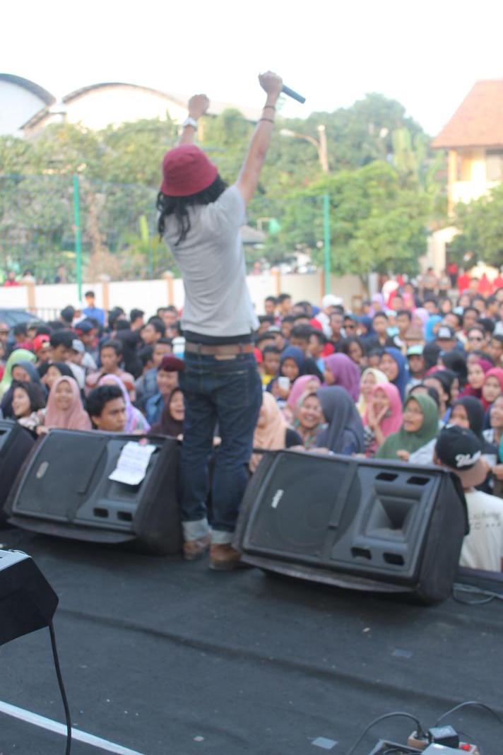 ARITMAN2's tweet photo. Makasih untuk bang @MyDhyoHaw @DhyoHaw Yang sudah meramaikan man2 kota bekasi🙌👏🙆 http://t.co/0fTNuEIdPW