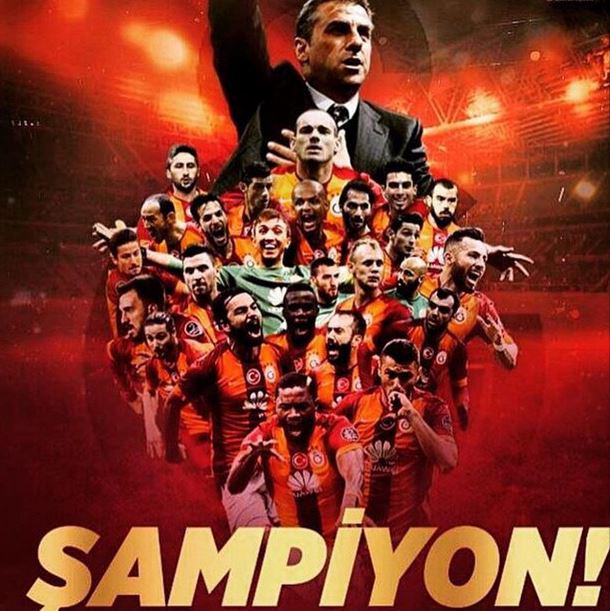 Pesindeyiz Galatasaray Auf Twitter Cimbombom Sampiyon Butun Galatasaray Ailesine Tebrikler Aslan 4yildiz Aly Faryd Mondragon Http T Co 2nchntydut