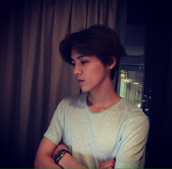 sehun_VACUITY's tweet photo. @LUHAN_vacuity มากกว่าคิดถึงอีก http://t.co/8EeS1OYvsV