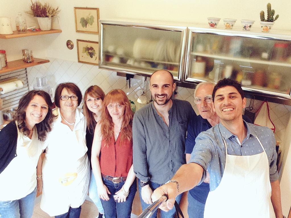 turismoER's tweet photo. #APranzoConTER #Misano Selfie pre-pranzo con tutta la combriccola :) @igersRimini @StradaViniRn @Consiglidigusto http://t.co/iMcQmzjaLk