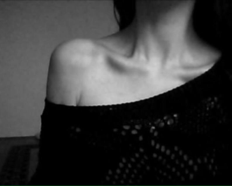 MissAnasFailure's tweet photo. Those #collarbones doeee๐๐ #thinspiraton #thinspo #proana #bonespo #skinny #thin15 #ThinkThin http://t.co/OGrsy7yJjb