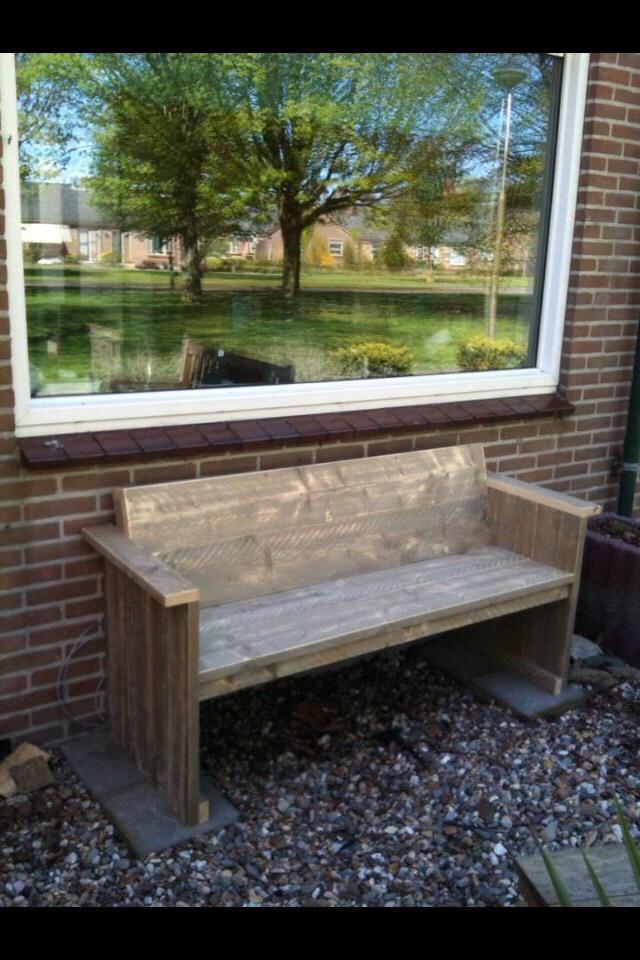 En weer een bankje afgeleverd en een foto mogen ontvangen van een tevreden klant