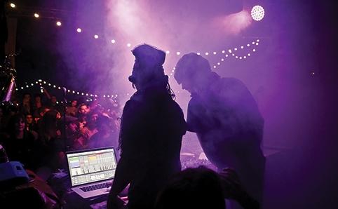 Bu Cumartesi #GüzelBirGün festivali güzel müzik eşliğinde piknik havasına girmeye davet ediyor bit.ly/1HtS3px