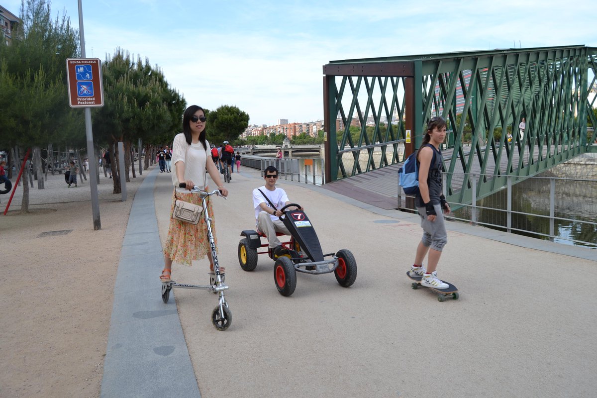 Rentilon's tweet image. El #alquiler de vehículos + divertidos de #Madrid con @ecomovingsports. Mira las opciones! ➜ goo.gl/TcvoPX