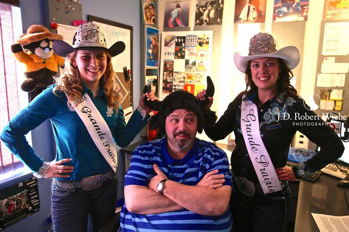 PaulPluggedIn's tweet image. Hold on to your horns...the rodeo queens take over the morning show today. #Stompede #gpab @Evergreengp @GPstompede