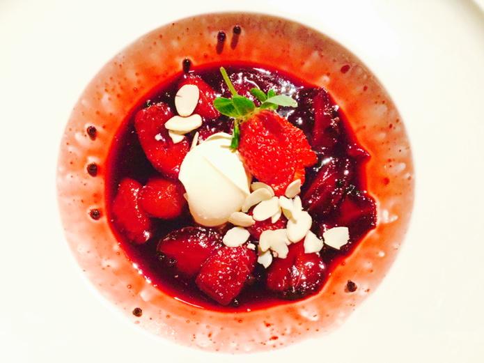 Black pepper Strawberries and Nero Rosso @Chef_Selection <a href="/ByJingoWines/">By Jingo! Wines</a> #Foodporn #Wine #Australia #Photooftheday