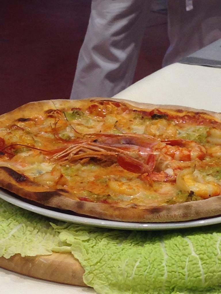 faniaste's tweet photo. #ricominciamo #giorno2 #campionatomondialedellapizza #pizza#Parma #giudicedigara ✌️ http://t.co/oo9yXWr5XB