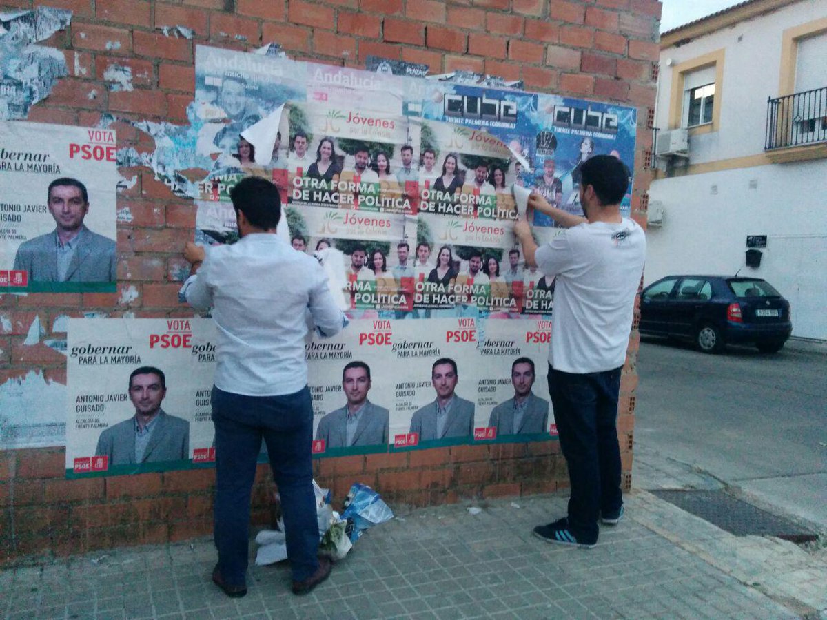 JovenesColonia's tweet photo. No solo es pegar los carteles al empezar la campaña. También hay que despegarlos al acabarla. #OtraPolíticaJpC http://t.co/iKG71kGPv0