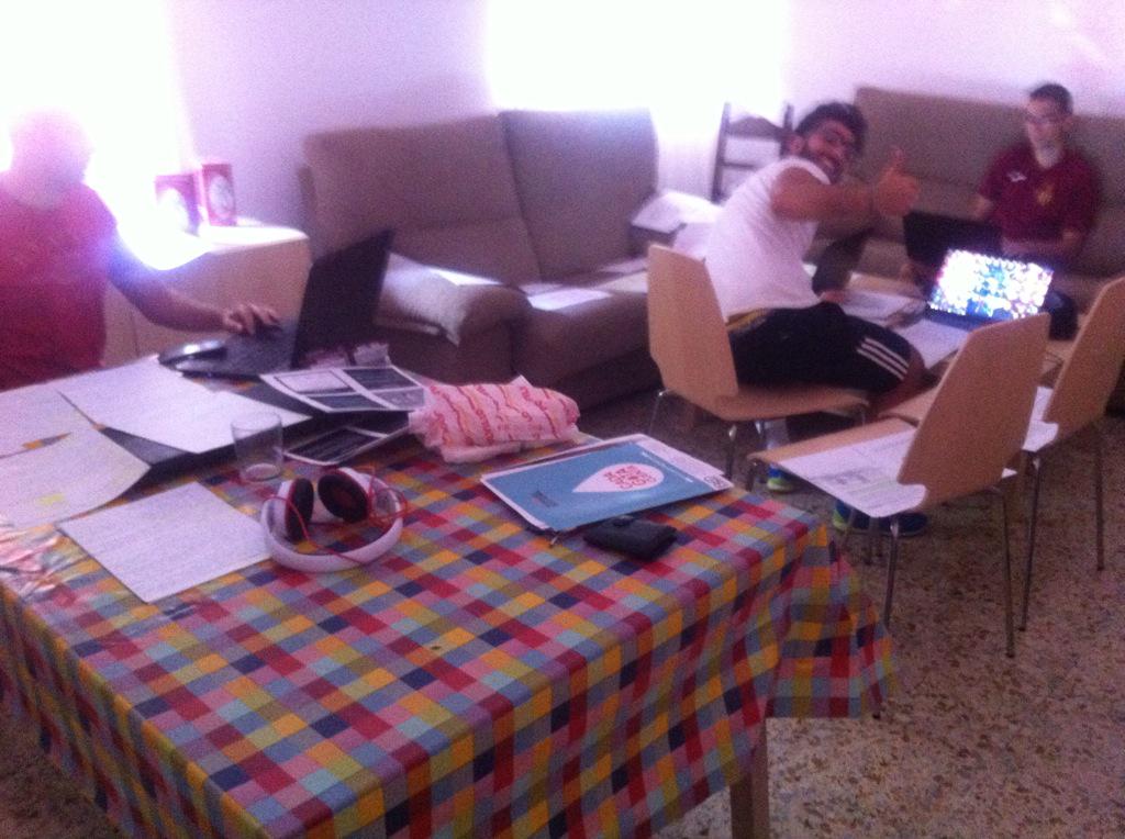 Terecm95's tweet photo. Asi se hace un examen virtual @FranMorente @GeriatraTolay @miwe_99 http://t.co/gkwL7KBEdD