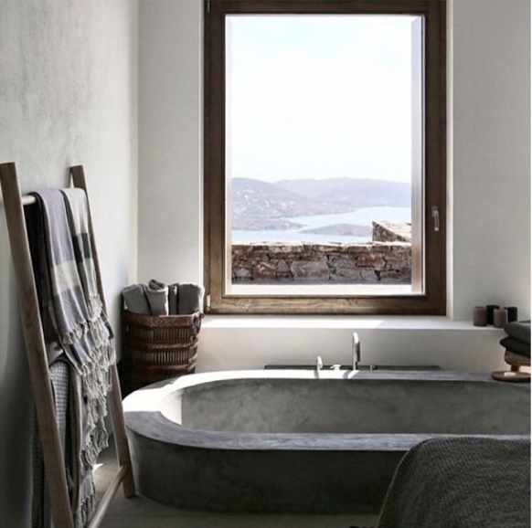 susimilesdesign's tweet photo. G R E E C E | Bathe • Syros I Residence in Syros, Greece. Designed by #BLOCK722

Just Stunning! #IDOBathroom http://t.co/wfIe6TTAy7