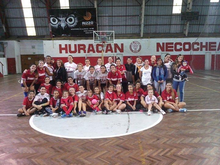 Buen día! Hoy se entrena ya de cabeza a los torneos del fin de semana. Vamos Infas y Mayores, vamos Huracán!!