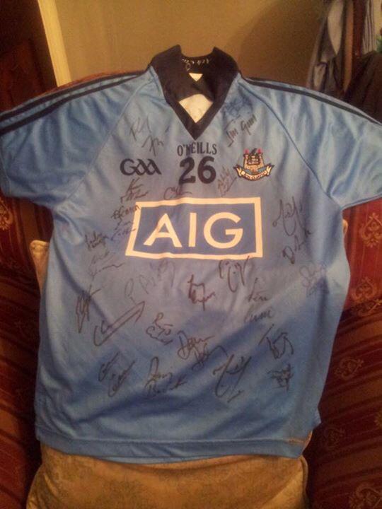 SeneschalstownG's tweet photo. Auction now open for our signed @DubGAAOfficial jersey. Bids close on June 10th. @dublinladiesg http://t.co/6oHzV2eGJN
