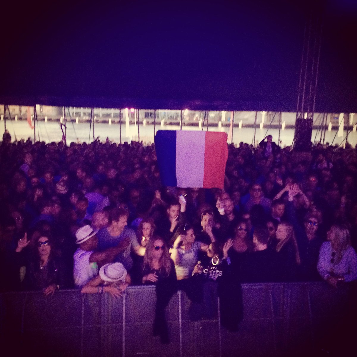 MonikaKruse's tweet photo. @SOMAR009 thank you for the french support at pachafestival in amsterdam!! 🌹 http://t.co/utFUXspVgp