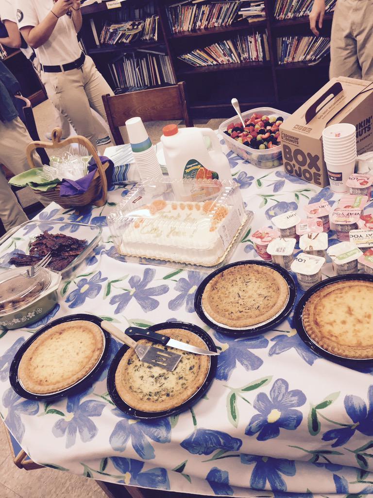 lgreene_CYP's tweet photo. Appreciation breakfast from our principal. last week of service @CityYearPhilly #MyCYPJourney #makebetterhappen http://t.co/phowukZtkw