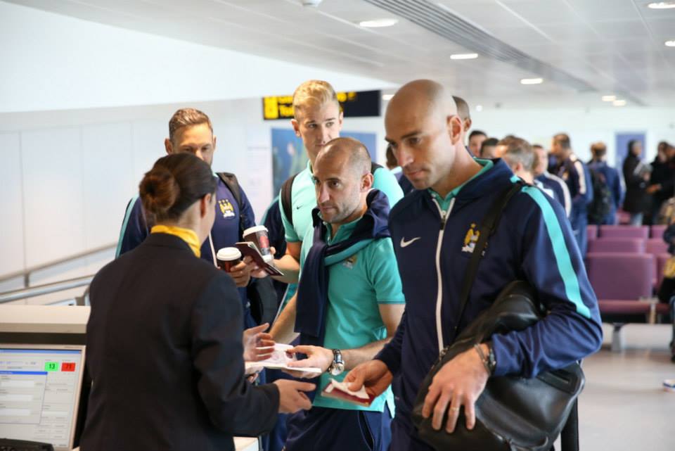 JesusNavasINA's tweet photo. Zabaleta, Willy, Golden Glove-man, dan Wright yang terlihat bahagia. http://t.co/eTlrQHeKFh