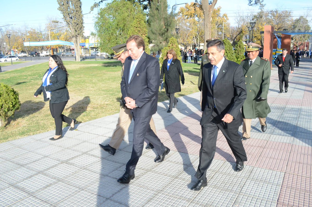 RuedaDiputado's tweet photo. En el Acto del 25 de Mayo de mi Tunuyán querido !!! Felicidades !!! http://t.co/OhDmIMB2lt