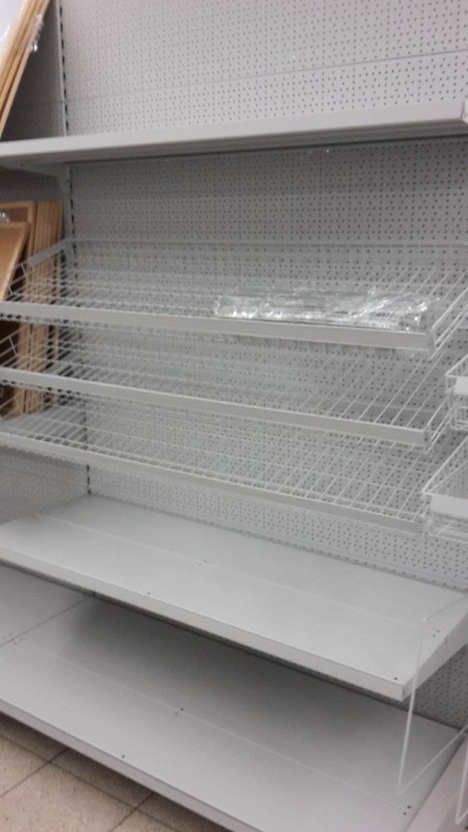 Stil_cz's tweet photo. Přestavěli jsme naši prodejní prezentaci dárkového balení v Globusu! Vyberte si z našich originálních designů! ;) http://t.co/QKz6RioCWI