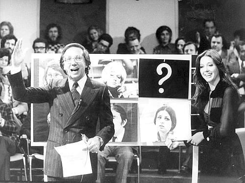 librodeifatti's tweet photo. 26.5.1924 - Nasce #MikeBongiorno, storico conduttore televisivo, tra i padri fondatori della televisione italiana. http://t.co/utr0oi2645