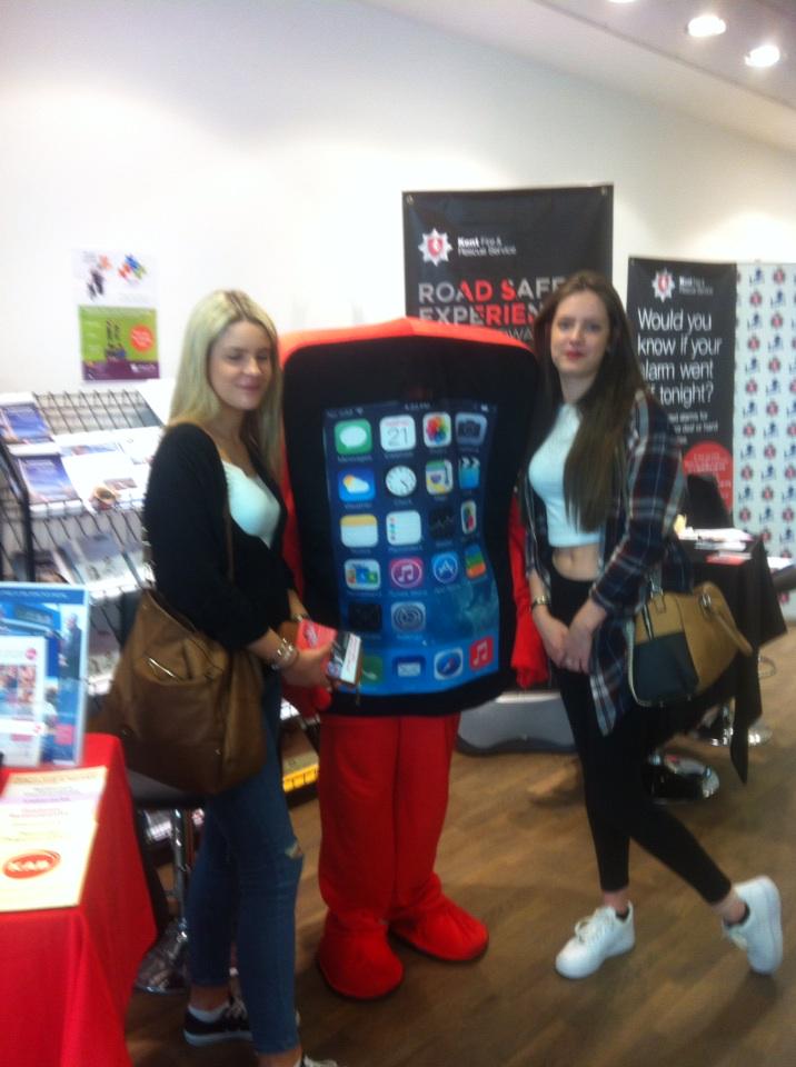 JoHarfleet's tweet image. #phonesafe when you drive #bluewatersafetyshop with Kent Fire &amp;amp; Rescue Service