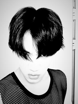 "I'm not good taking selca"

EXO-Ls:
- it's okey
- don't lie
- are you serious?
- no no no
- oh may god
- KAI is SLAY