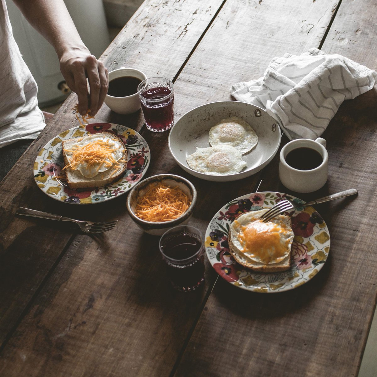 offbeatinspired's tweet image. Eggs on toast, cheddar on eggs + coffee. How do you cheese up breakfast??@SargentoCheese #realcheesepeople #ad