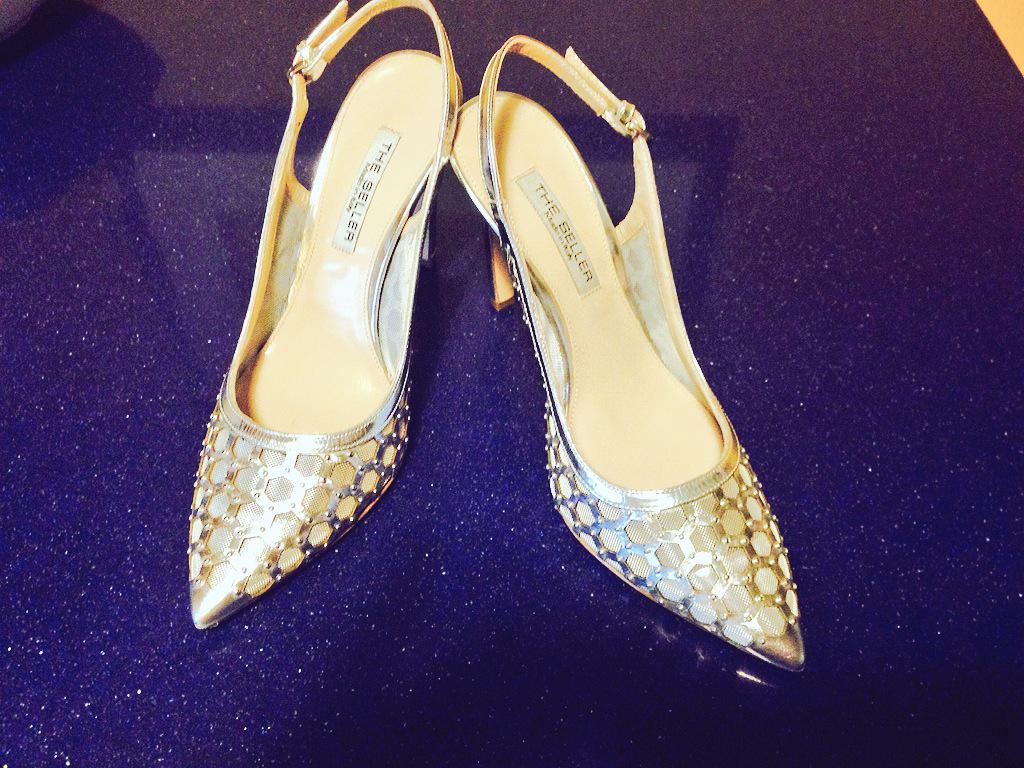 AlmaAlessandra's tweet photo. Today shopping #silver#slingback #TheSeller http://t.co/rpc2mpXHq2