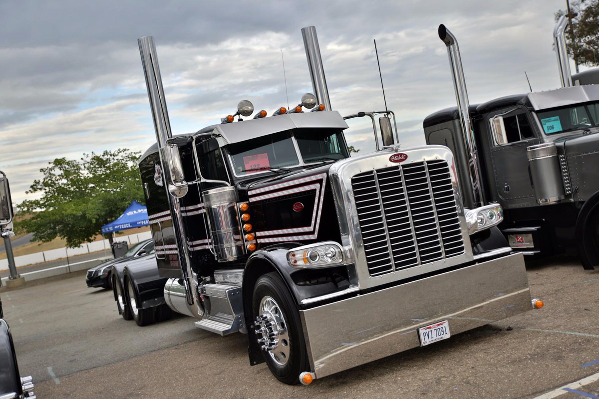 OverdriveUpdate's tweet image. Couldn't make it to Pride &amp;amp; Polish this past weekend? View photos from the event here: ow.ly/NriL6