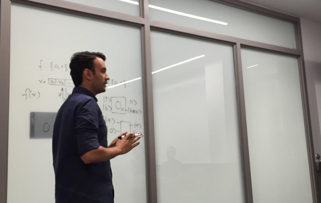 quantum_jake's tweet image. @andrewmchilds @MIT Dr Kothari in action #querycomplexity #quics