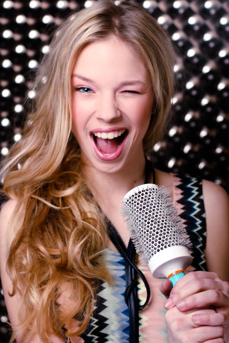 Switchkappers's tweet photo. Workshop Selfie Styling 27 mei 18.30 uur. Er is zojuist  één plekje vrij gekomen. Interesse? Bel woensdag 0411-685184 http://t.co/5cHDxhJf11