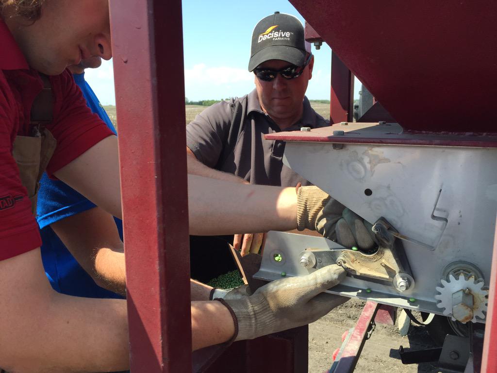OilCapsHockey's tweet photo. Thanks to our friends at @SeedHawk for planting our test plots today at the Oil Caps Crop Club #VOCCropClub2015 http://t.co/nFABSViCMt