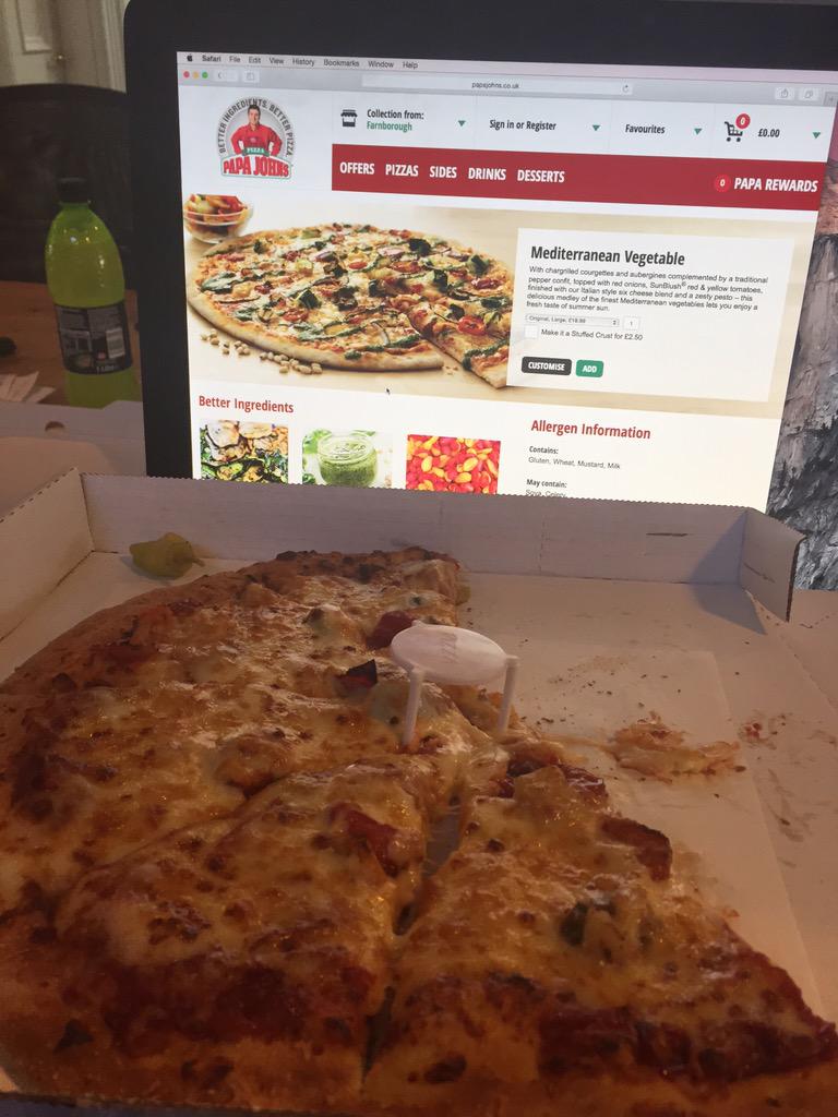 tomcutting's tweet photo. Disappointing med veg pizza compared to the picture... #heypesto @PapaJohnsUK http://t.co/0IFE8r0Tpe
