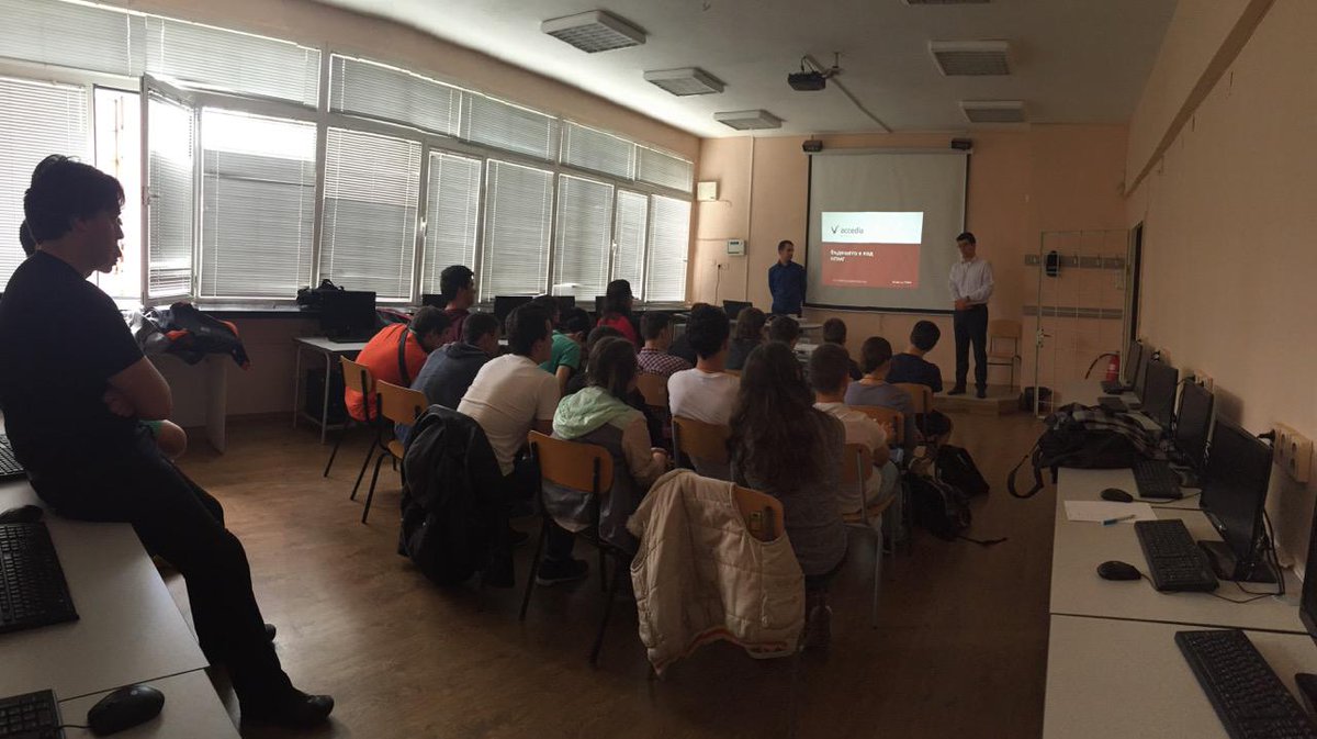 AccediaIT's tweet image. Two technical guys grasping the attention of high school kids? Here is a picture of how we did it! #futureiscode